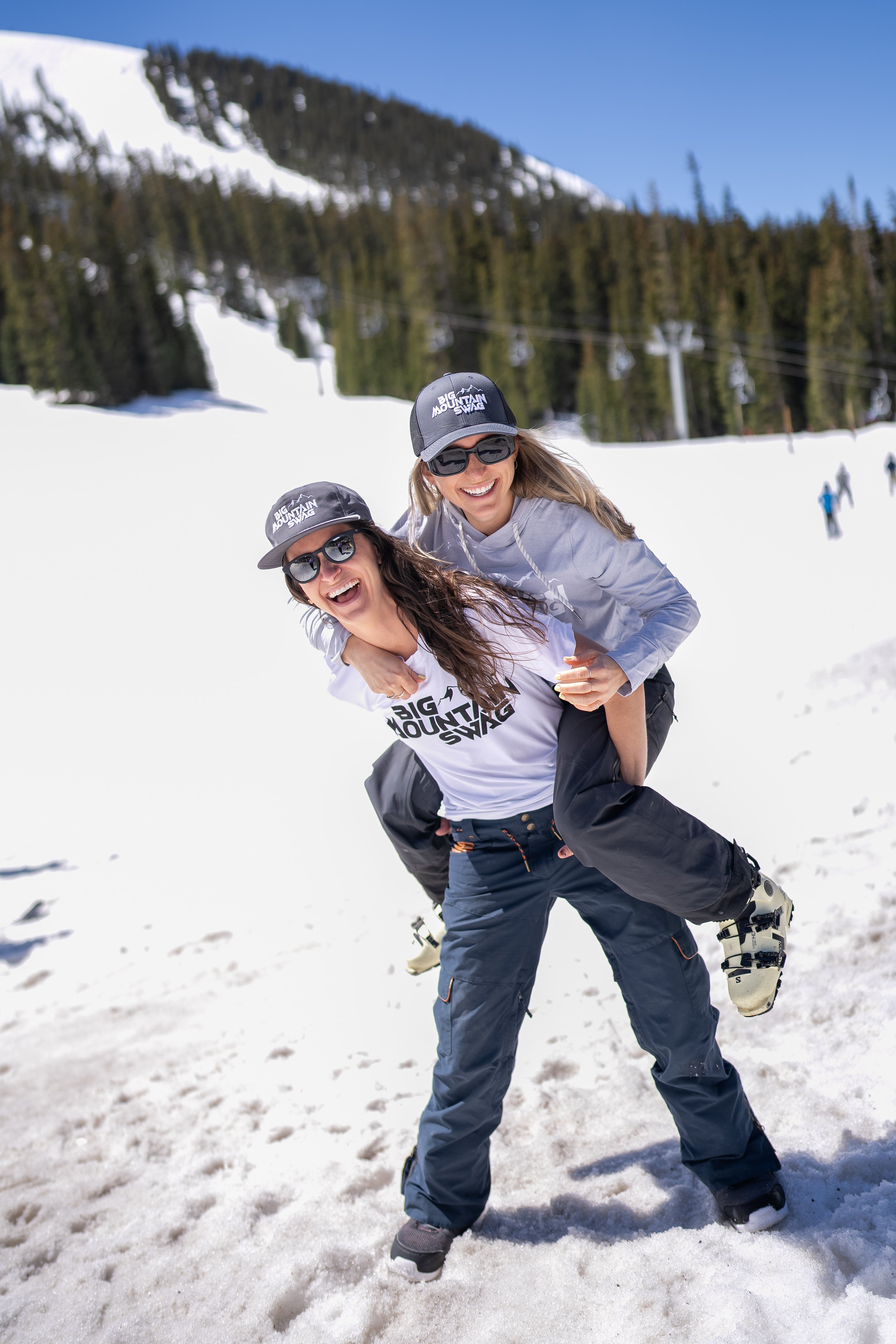 The Trucker in Heather Grey / Black with BMS Classic White Peak